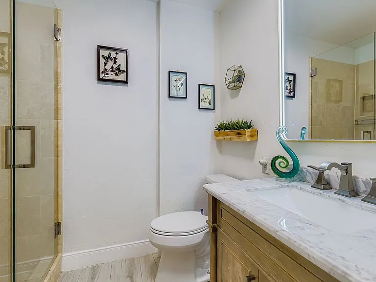7711 Broadway St #1C — Photo 8