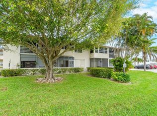6 Coventry Ln #A, West Palm Beach, FL 33418