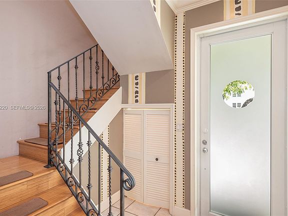 3rd image of 602 Malaga Ave #B