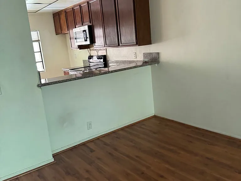 941 W Carson St #209 — Photo 11