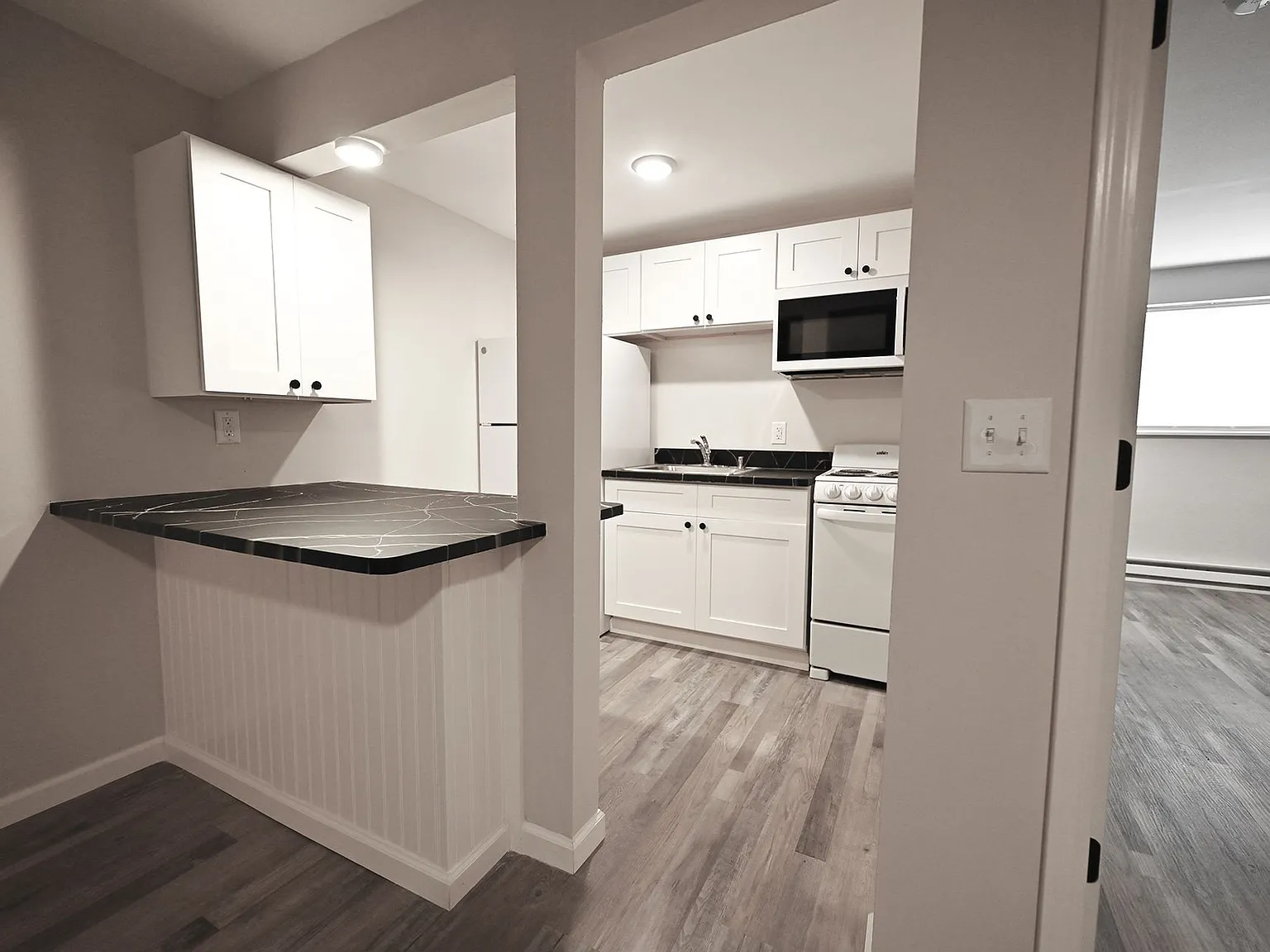 225 Hillside Circle — Photo 1