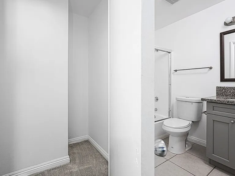 321 N Cedar St — Photo 16
