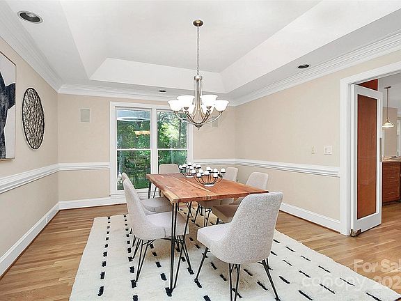 5th image of 5608 Camilla Dr