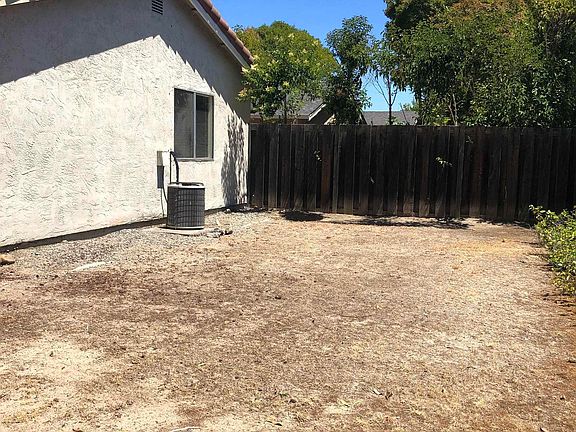 5th image of 25 Pamplona Ct