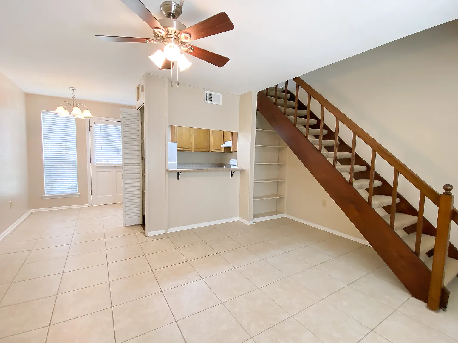 2 bed, 1.5 bath, 1225 sqft, $1,225 — Photo 4
