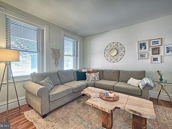 5th image of 38 E Vine St