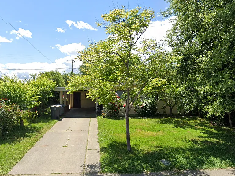 1754 Pomona Dr — Photo 1