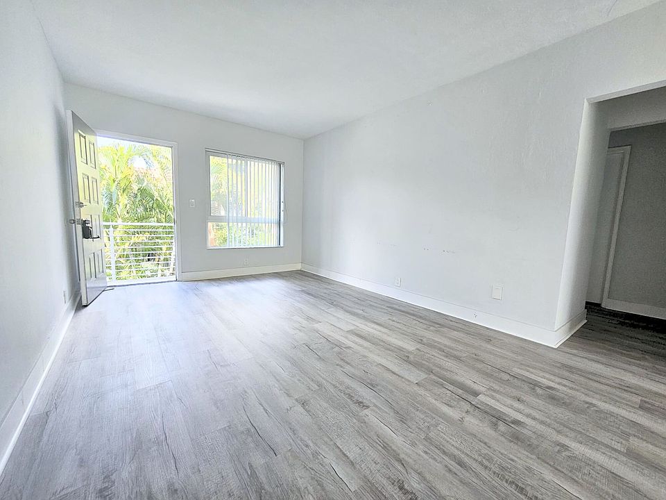 1st image of 701 NE 16th Ave #11122952