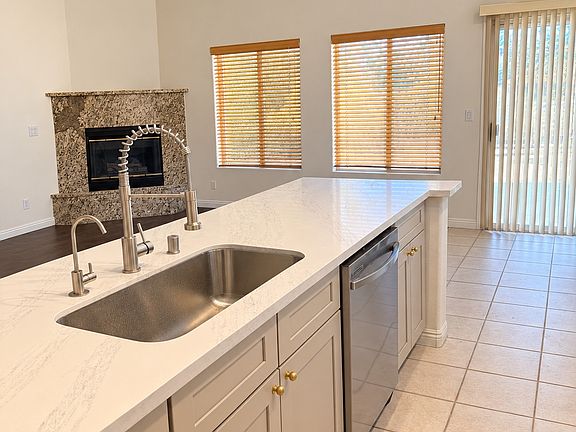 5th image of 258 Sandrock Pointe Ln