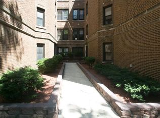 1448 W Byron St APT 1, Chicago, IL 60613