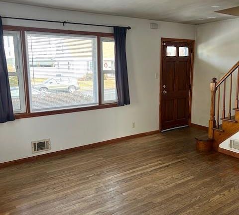 2nd image of 25 March Pl