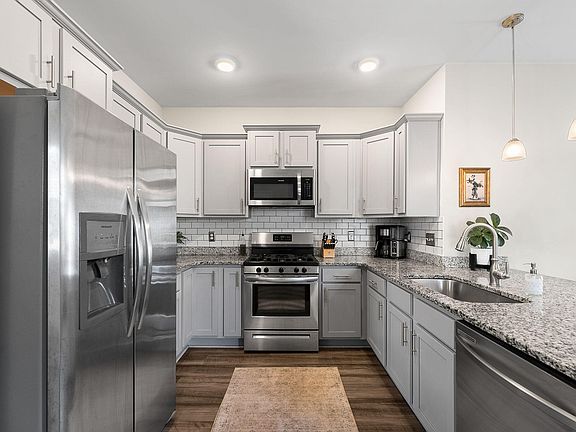 2nd image of 601 Wayton Cir