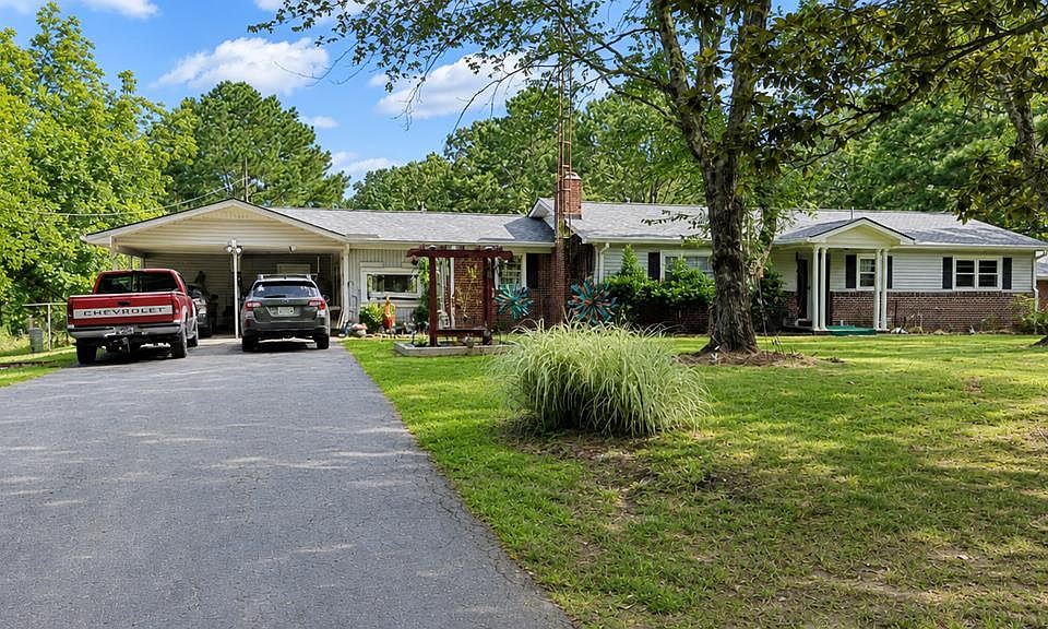 1st image of 165 Smith Ln