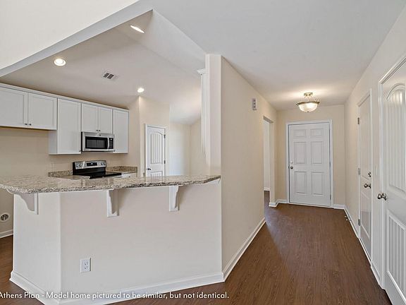 4th image of 213 Daniel Trent Way