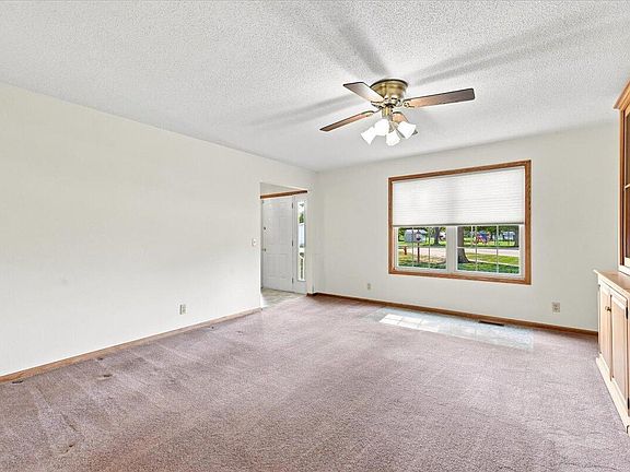 4th image of 601 Porter St
