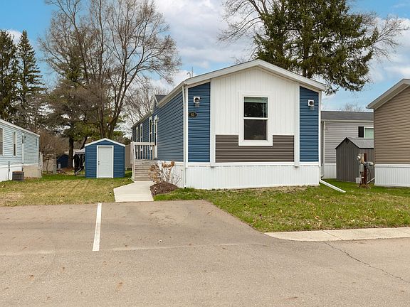 3rd image of 875 W Grand River Ave #85