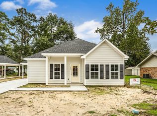 585 Rollins Rd, Lake Charles, LA 70611