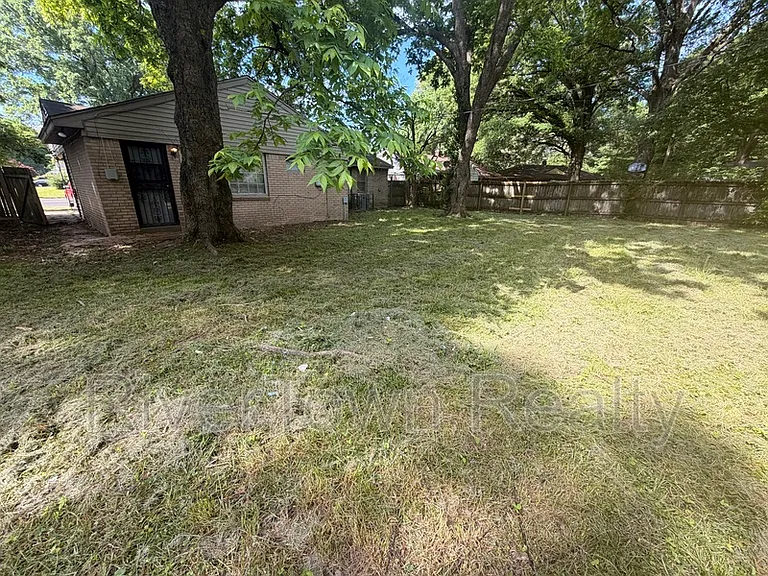 4672 Willow Rd — Photo 13