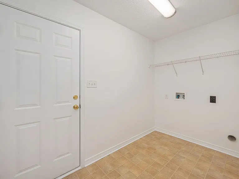 9750 Parker Lake Cir — Photo 31