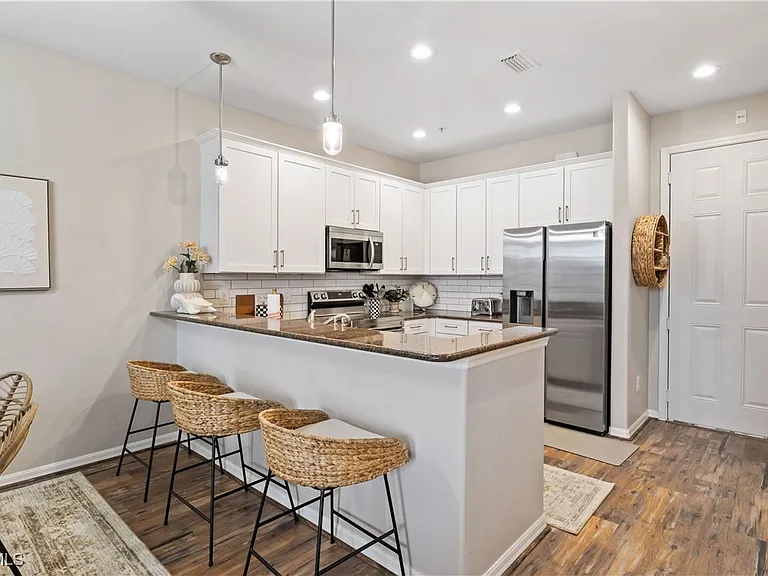 11908 Izarra Way #7005 — Photo 9