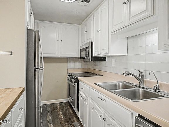 2nd image of 424 W Brown Road #207