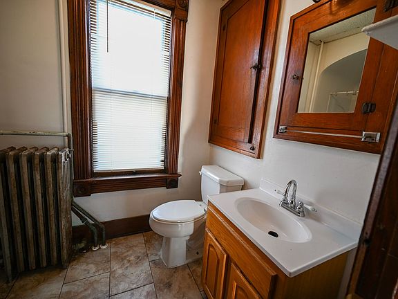 5th image of 1830-1830.5 N Superior Ave #1830