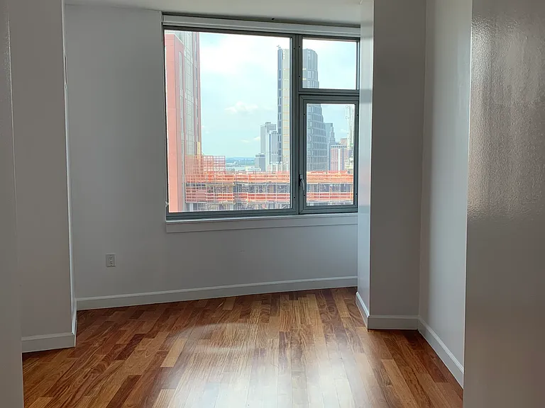 100 Jay St #22G — Photo 9