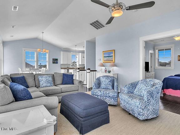 3rd image of 4325 E Pelican Drive