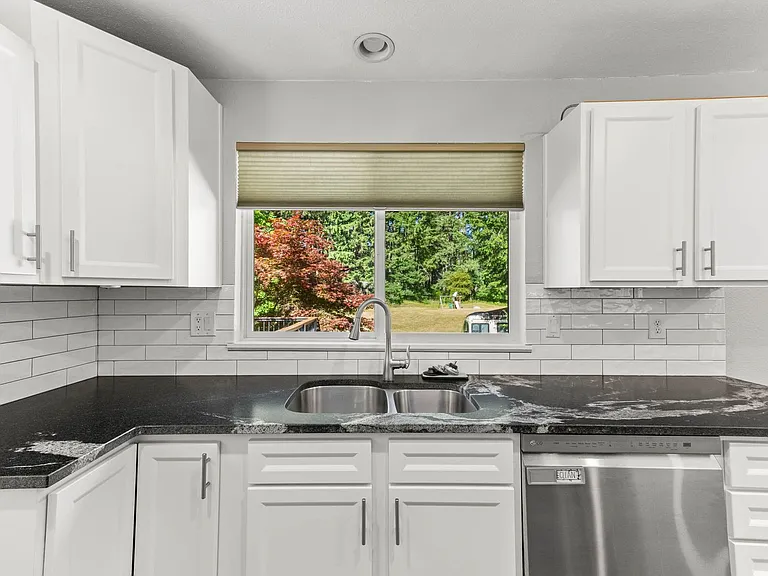 11322 Skagit Dr SE — Photo 9