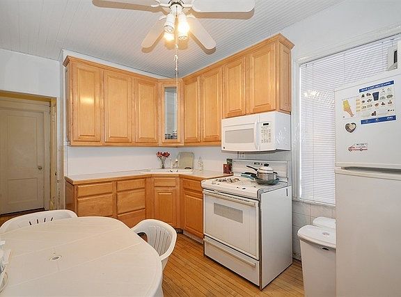 4th image of 6135 N Wolcott Ave