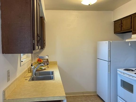 3rd image of 410 N 19th Ave