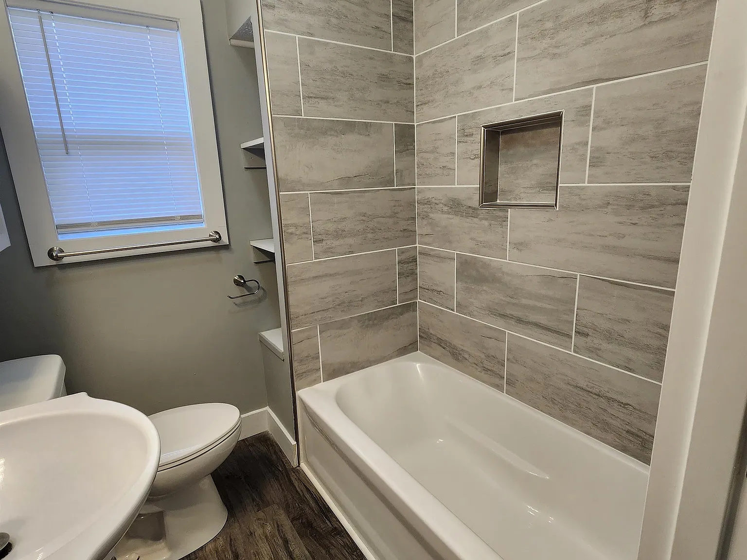 1217 East Sorin Street - 1 — Photo 3