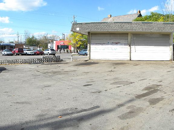 2nd image of 1484 Parsons Ave
