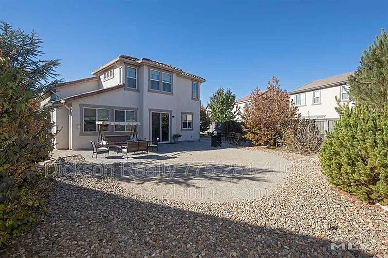 4 bed, 2.5 bath, 2020 sqft, $2,650 — Photo 3