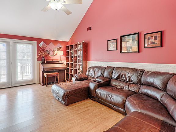 5th image of 103 Red Oak Ct