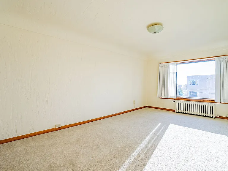 Franconia Apartments — Photo 15