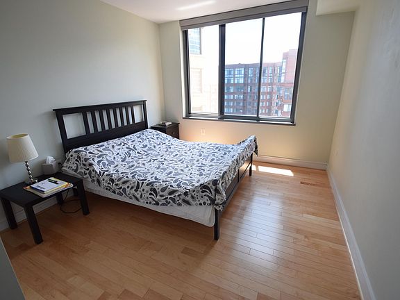4th image of 2001 15th St N APT 1110