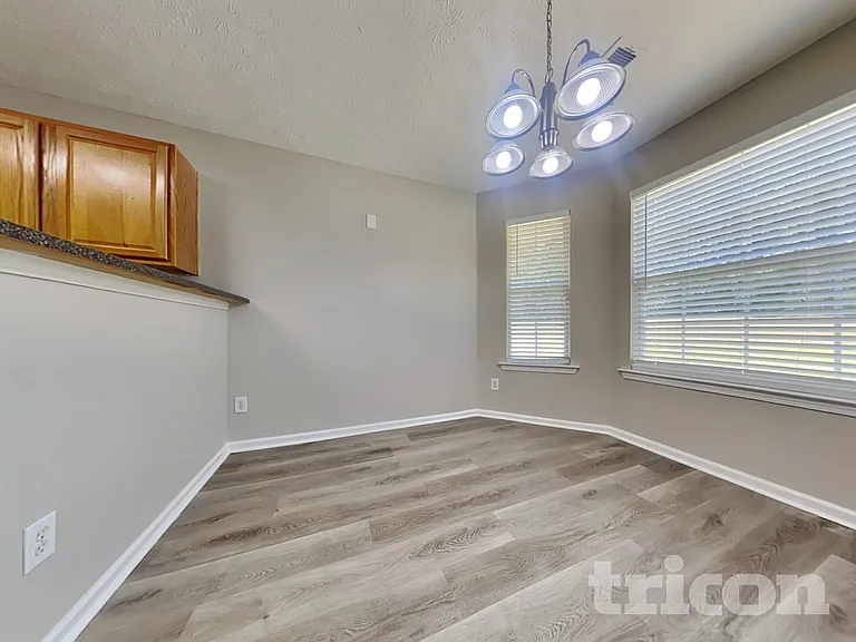 253 Cobblestone Ln — Photo 6