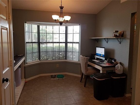 5th image of 1204 Wyndham Dr