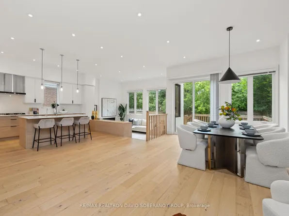 11 Barclay Rd, Toronto, ON M3H 3C8