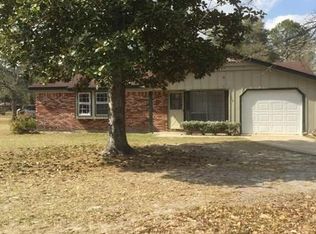 204 Berkley Dr, Jesup, GA 31546