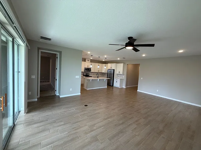 10073 Spring Lake Dr — Photo 8
