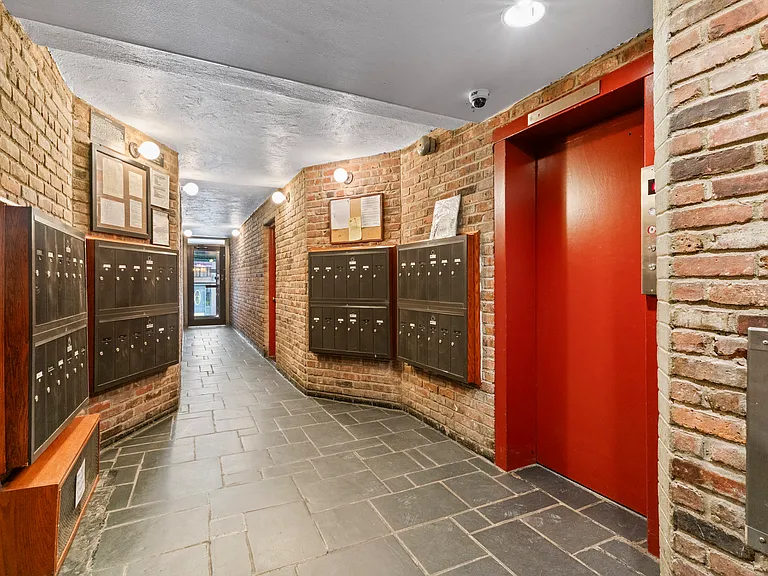 15 Jones St #1B — Photo 19