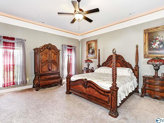 4th image of 214 Woodgrove Dr NW