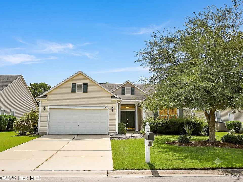1005 Meadowlands Trl NW