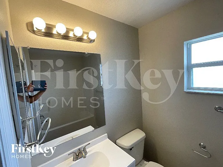 331 Columbo St — Photo 10