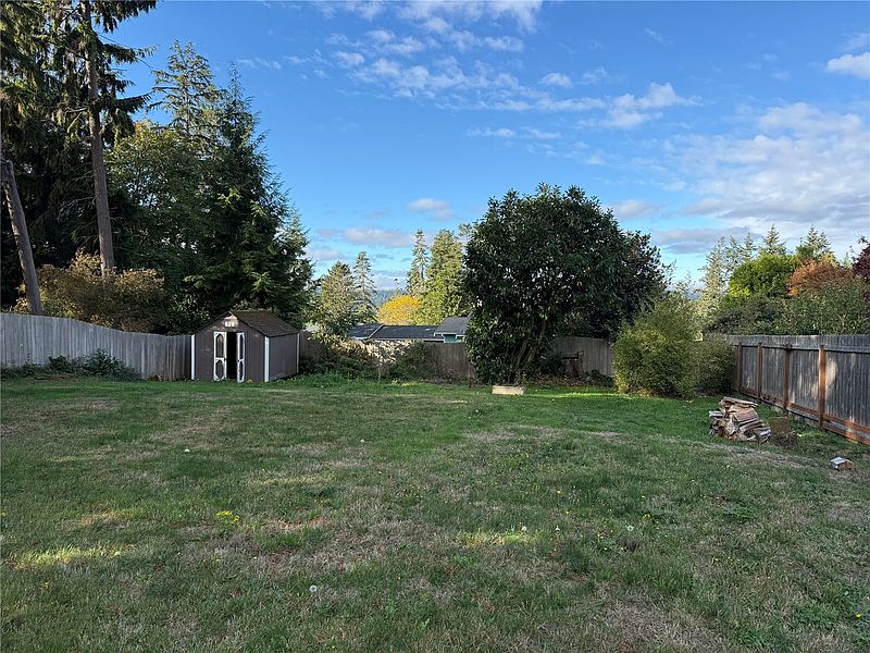 3rd image of 3250 East Harbor