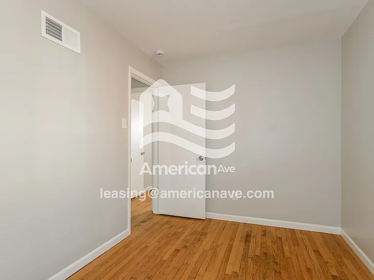 113279_010_wm_-_bedroom_13567809.jpg