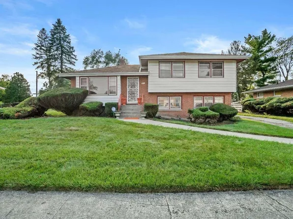 5450 Buchanan St, Merrillville, IN 46410