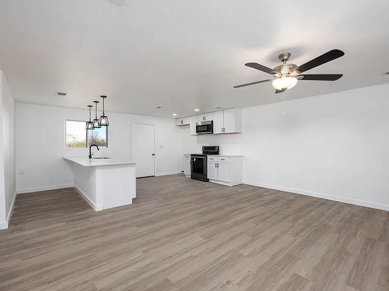 147 Western Lake Dr — Photo 17